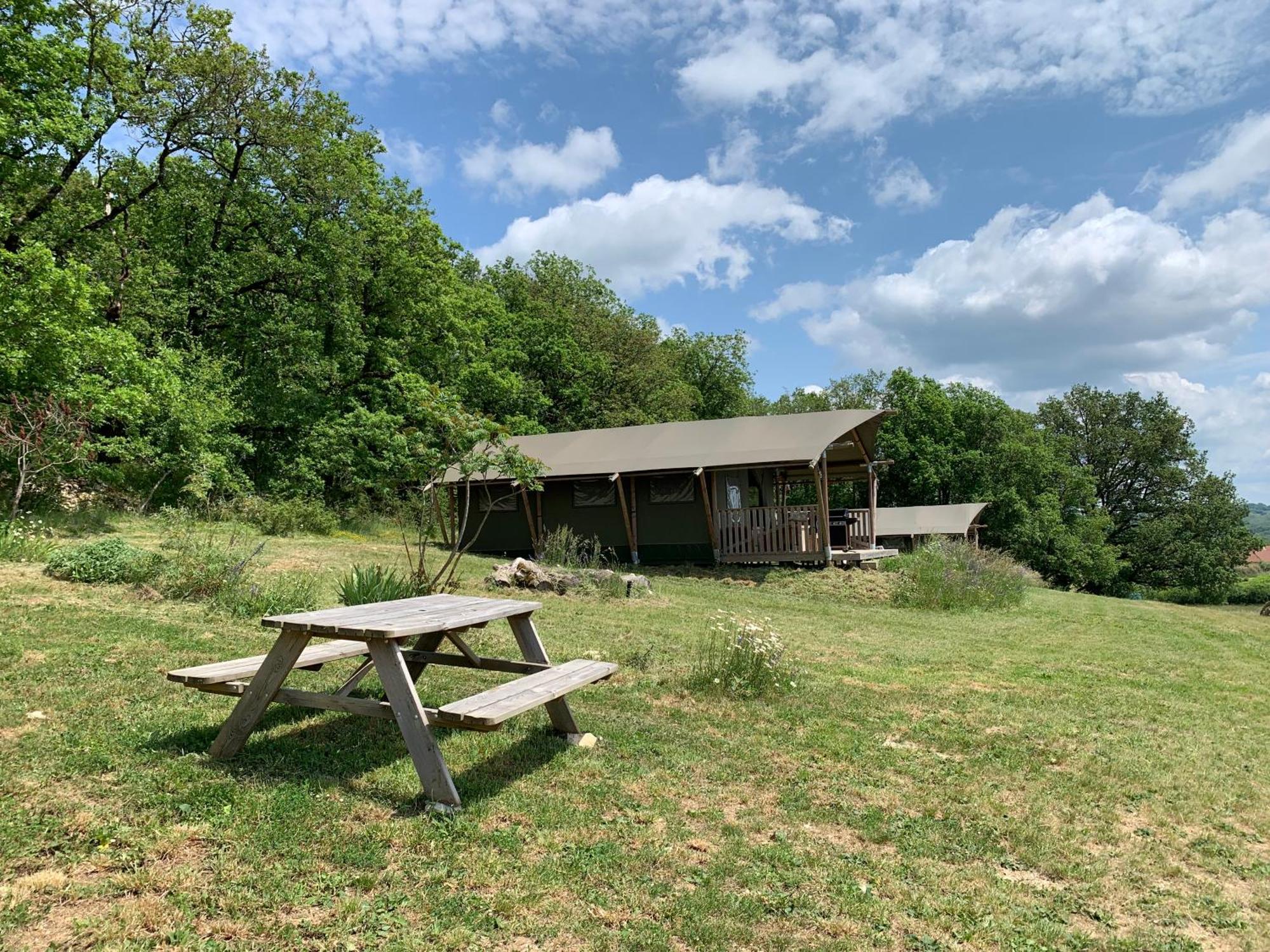 Safari Tent Lodges With A Beautiful View At Lot Sous Toile Montamel Buitenkant foto