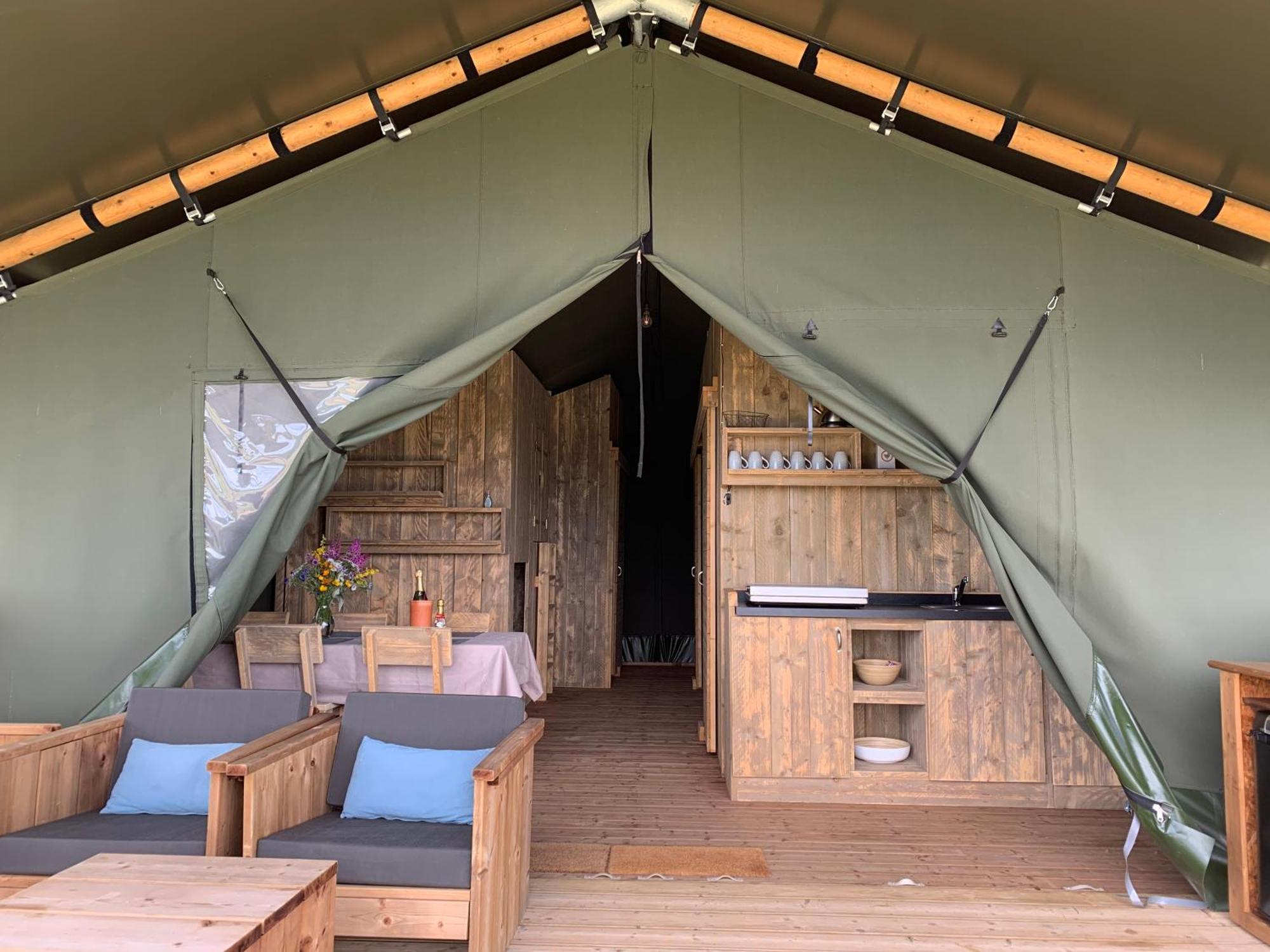 Safari Tent Lodges With A Beautiful View At Lot Sous Toile Montamel Buitenkant foto