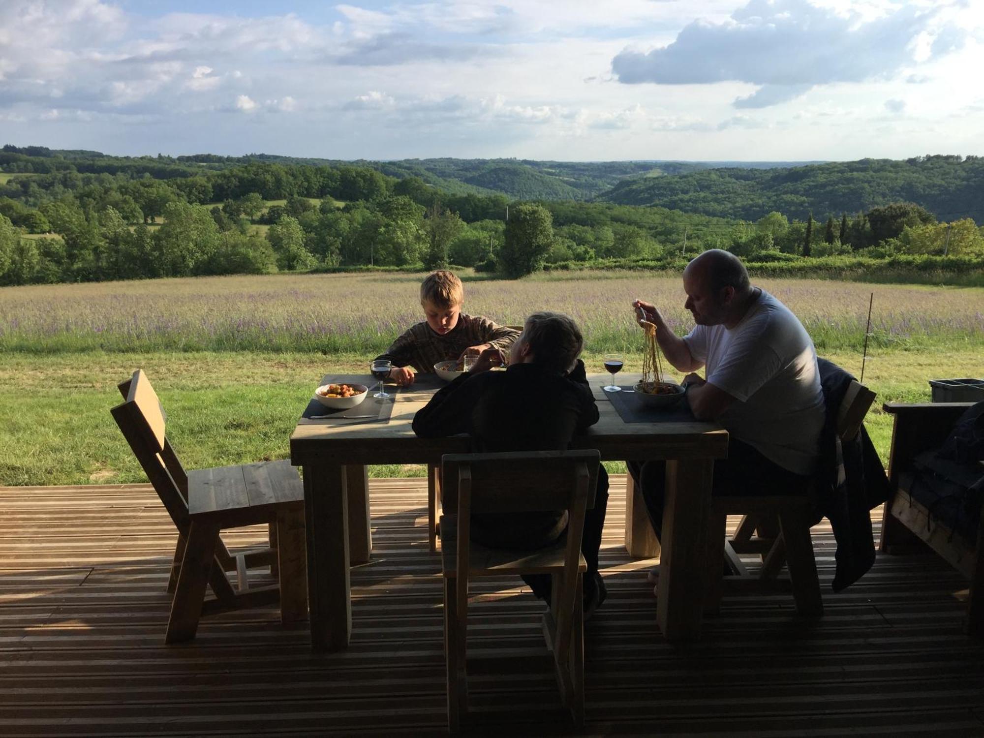 Safari Tent Lodges With A Beautiful View At Lot Sous Toile Montamel Buitenkant foto